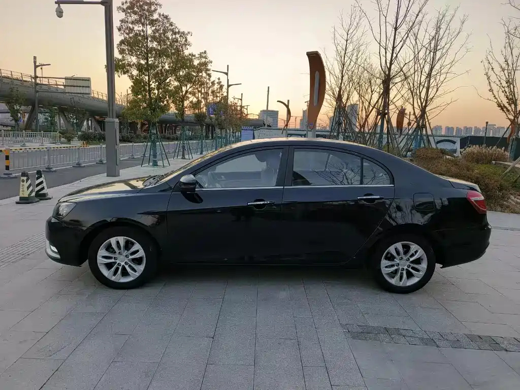GEELY AUTO EMGRAND 2015