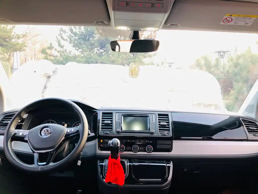 VOLKSWAGEN MULTIVAN 2018