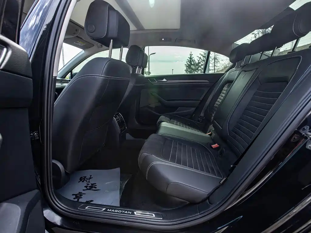 VOLKSWAGEN MAGOTAN 2022