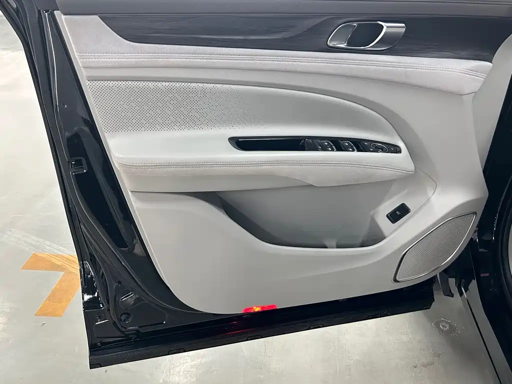 FORD EQUATOR 2023