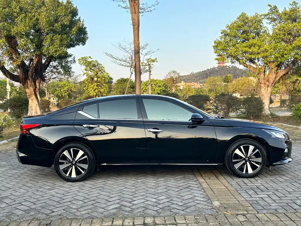 NISSAN TEANA 2022