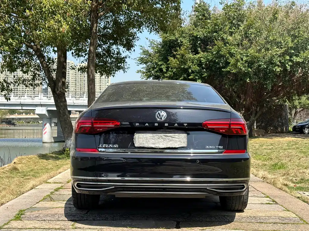VOLKSWAGEN PASSAT 2020