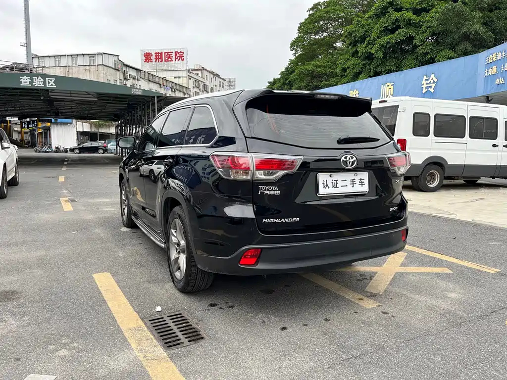 TOYOTA HIGHLANDER 2017