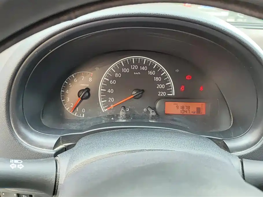 NISSAN SUNNY 2013