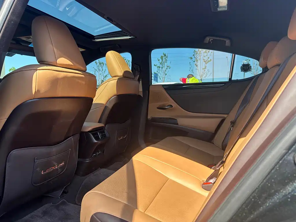 LEXUS ES 2021