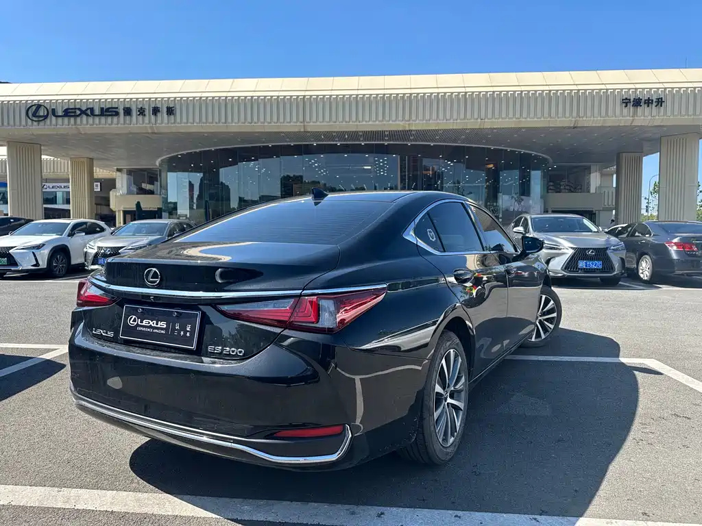LEXUS ES 2021