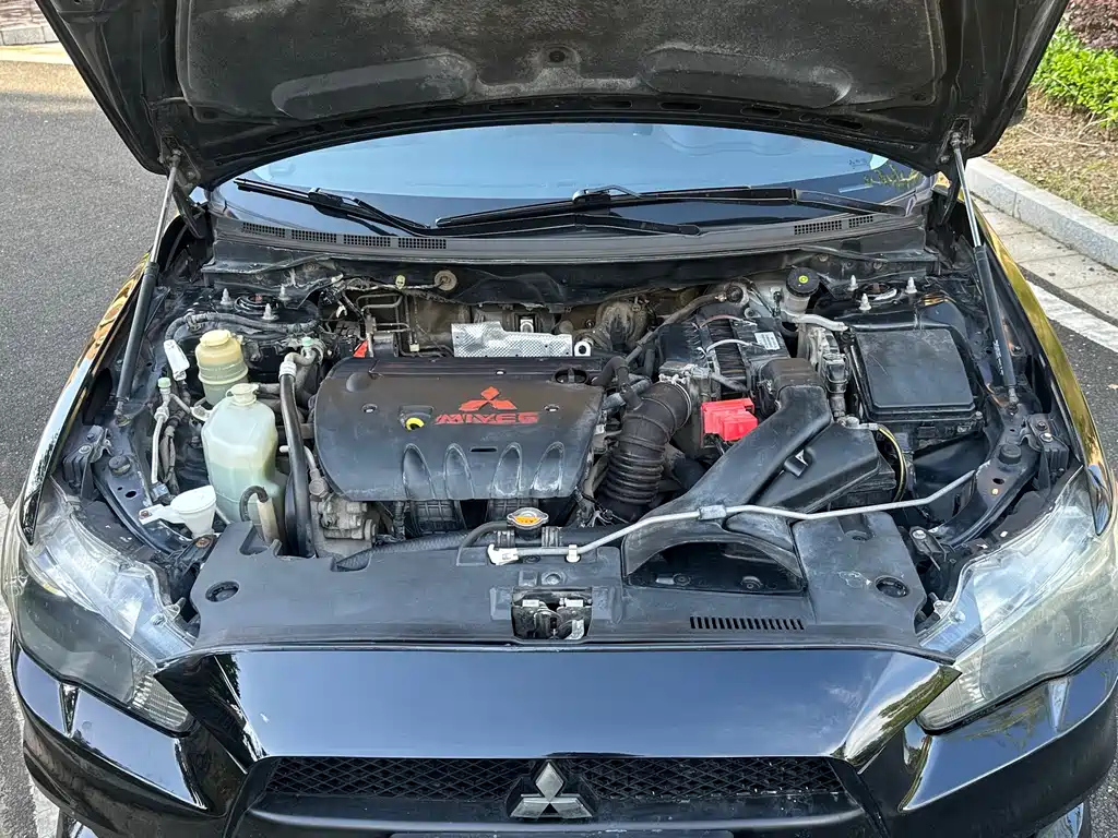 MITSUBISHI LANCER EX 2011