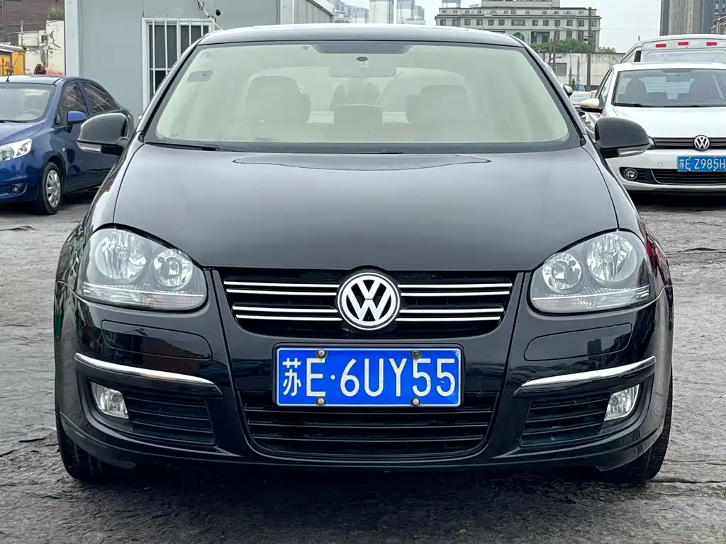 VOLKSWAGEN SAGITAR 2011