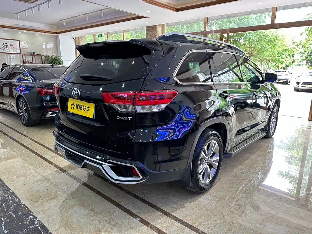 TOYOTA HIGHLANDER 2019