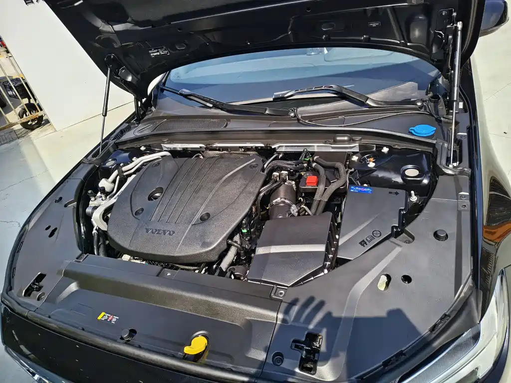 VOLVO S90 2022