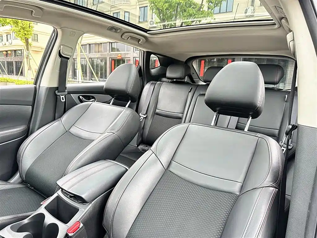 NISSAN QASHQAI 2019