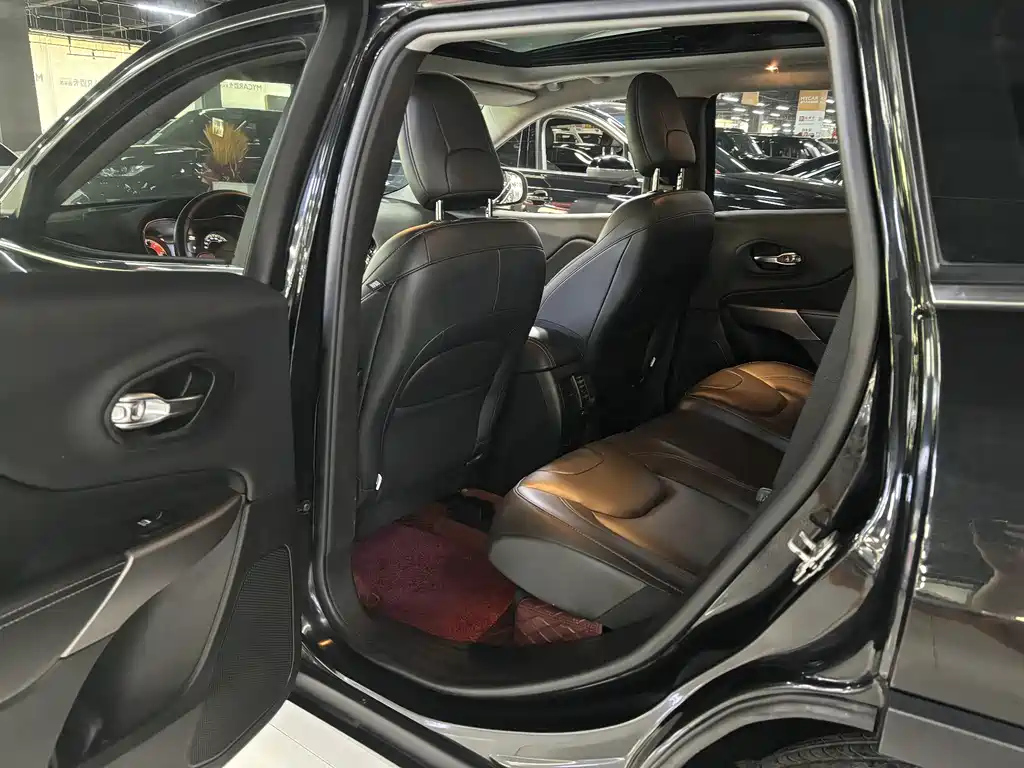 JEEP CHEROKEE 2021