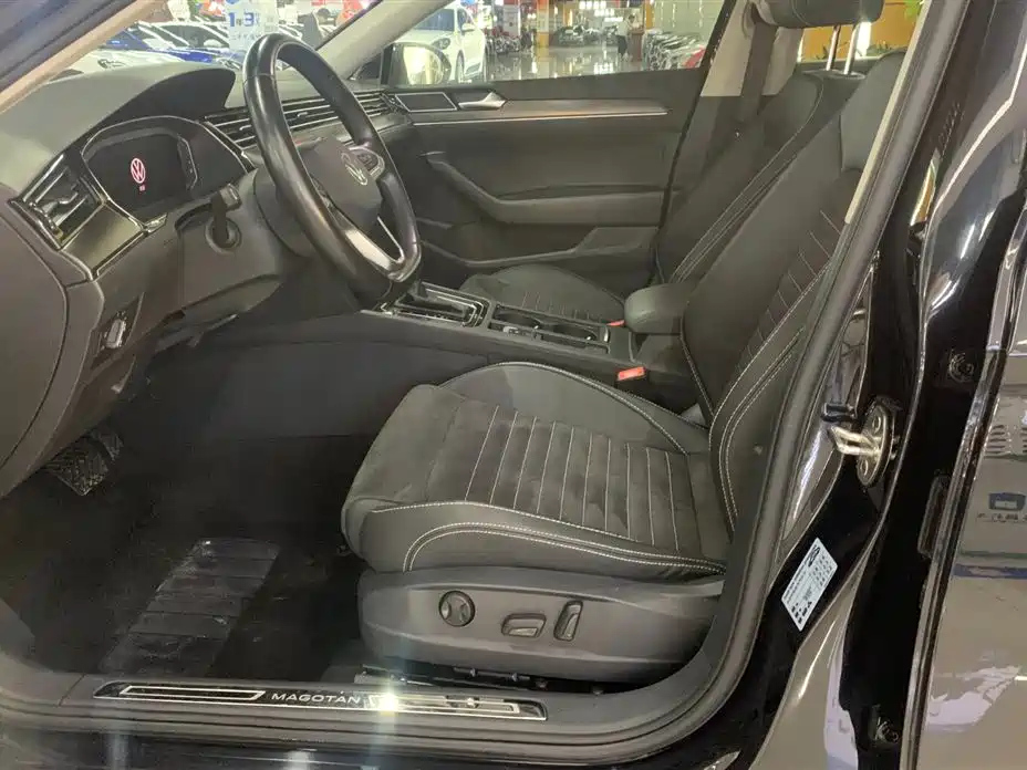 VOLKSWAGEN MAGOTAN 2020
