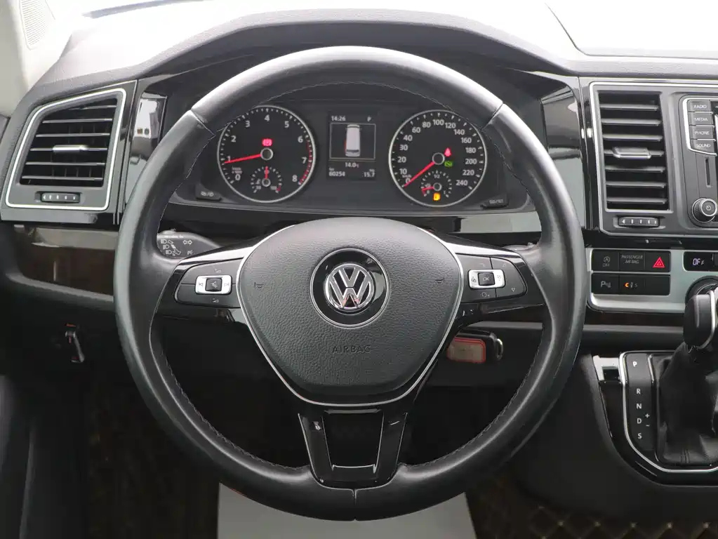 VOLKSWAGEN MULTIVAN 2019
