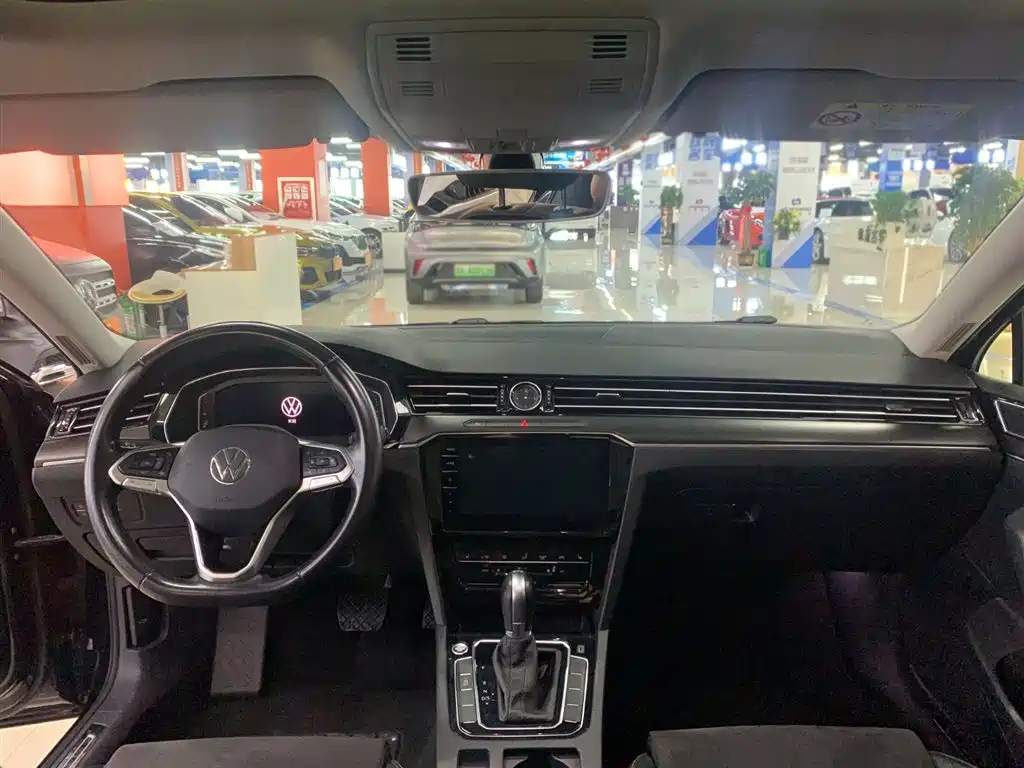 VOLKSWAGEN MAGOTAN 2020