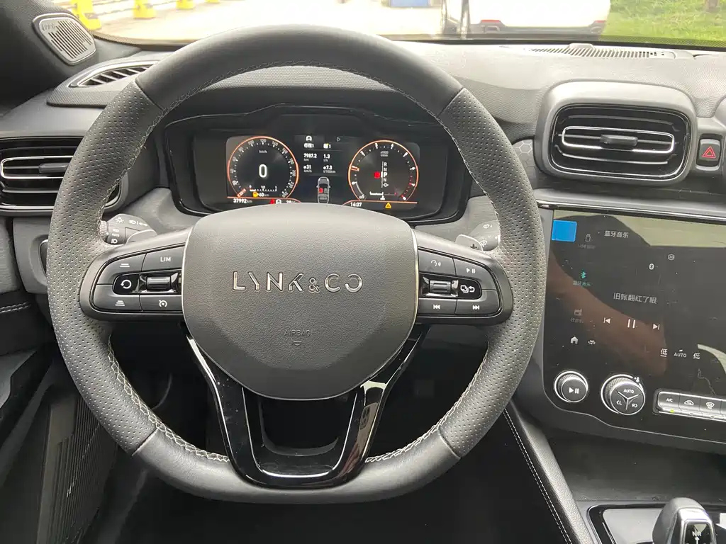 LYNK&CO 03 2021