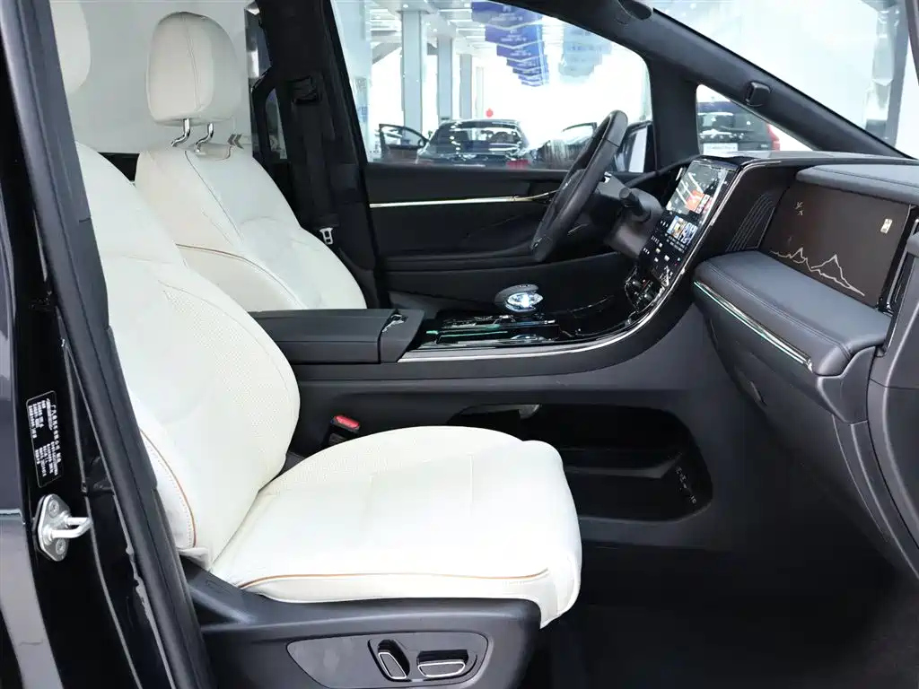 TRUMPCHI M8 2023