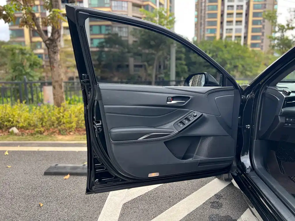 TOYOTA AVALON 2022