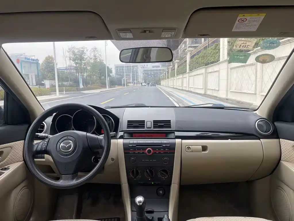 MAZDA 3 2008