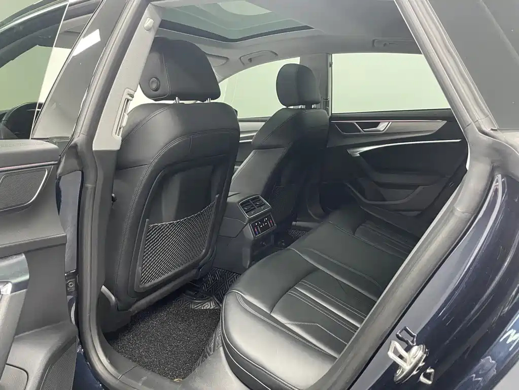 AUDI A7 2022