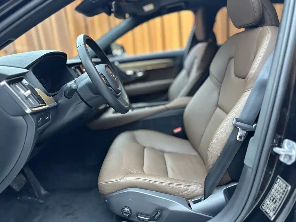 VOLVO S90 2022