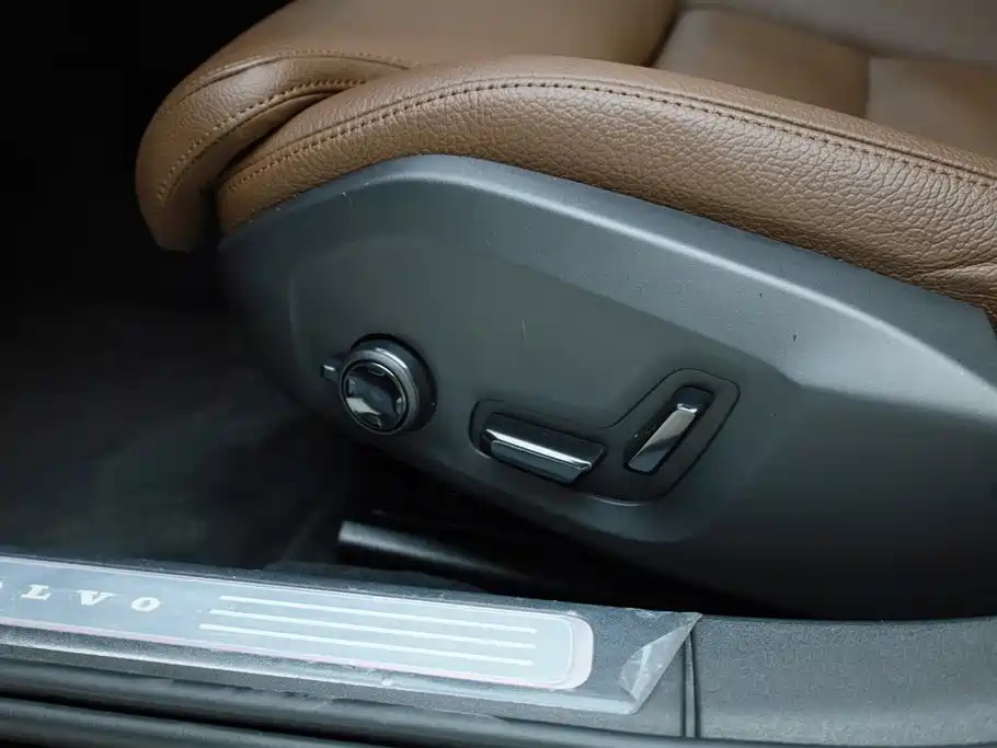 VOLVO S90 2023