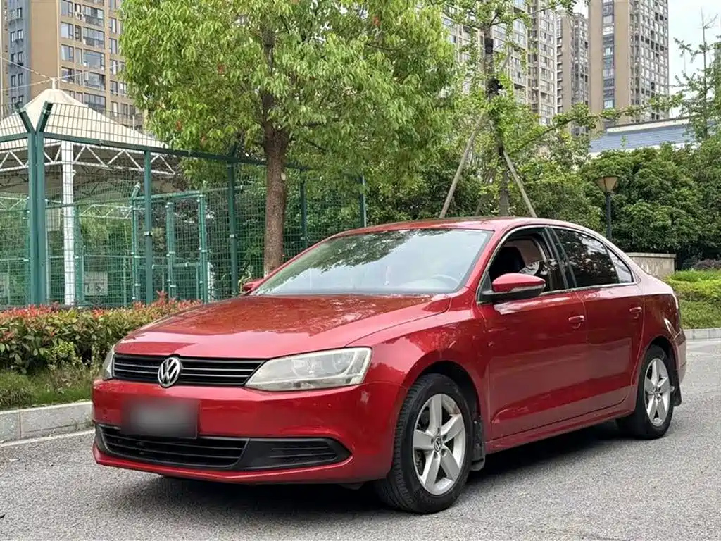 VOLKSWAGEN SAGITAR 2012