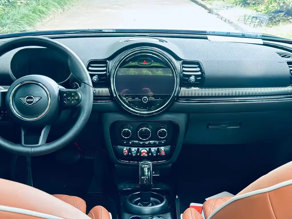 MINI CLUBMAN 2021
