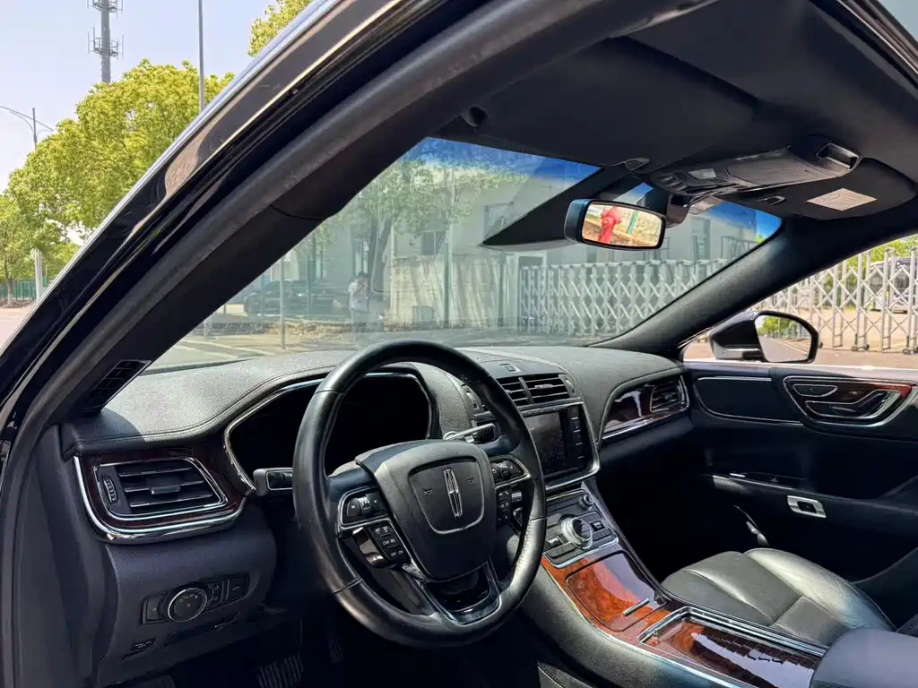 LINCOLN CONTINENTAL 2020