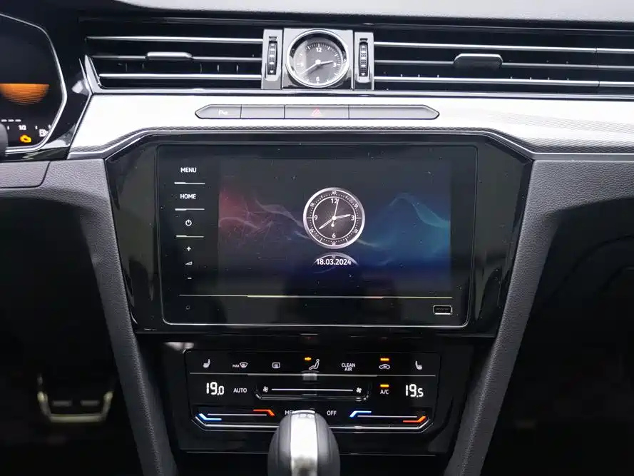 VOLKSWAGEN MAGOTAN 2023