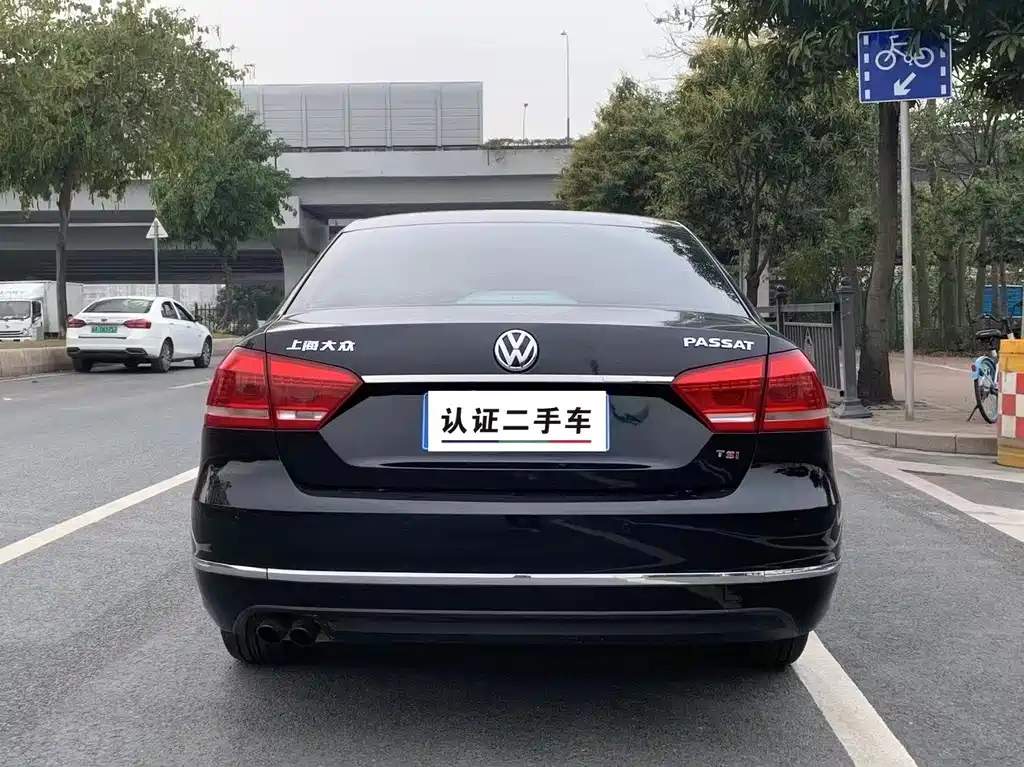 VOLKSWAGEN PASSAT 2015
