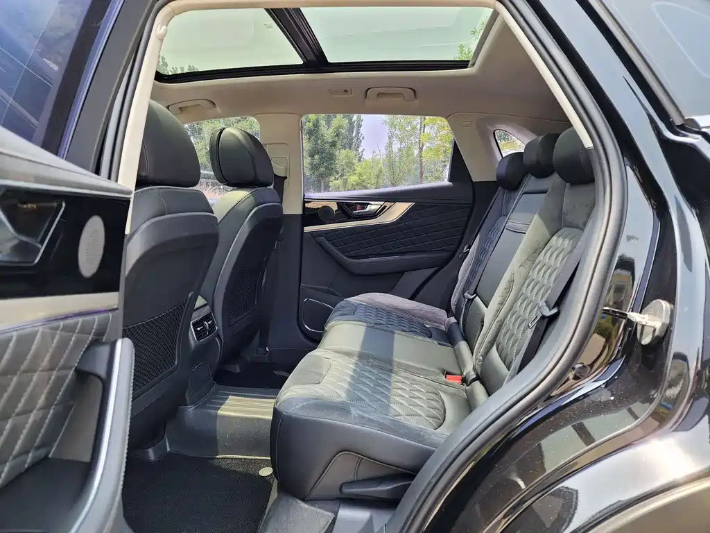 HONGQI HS5 2020