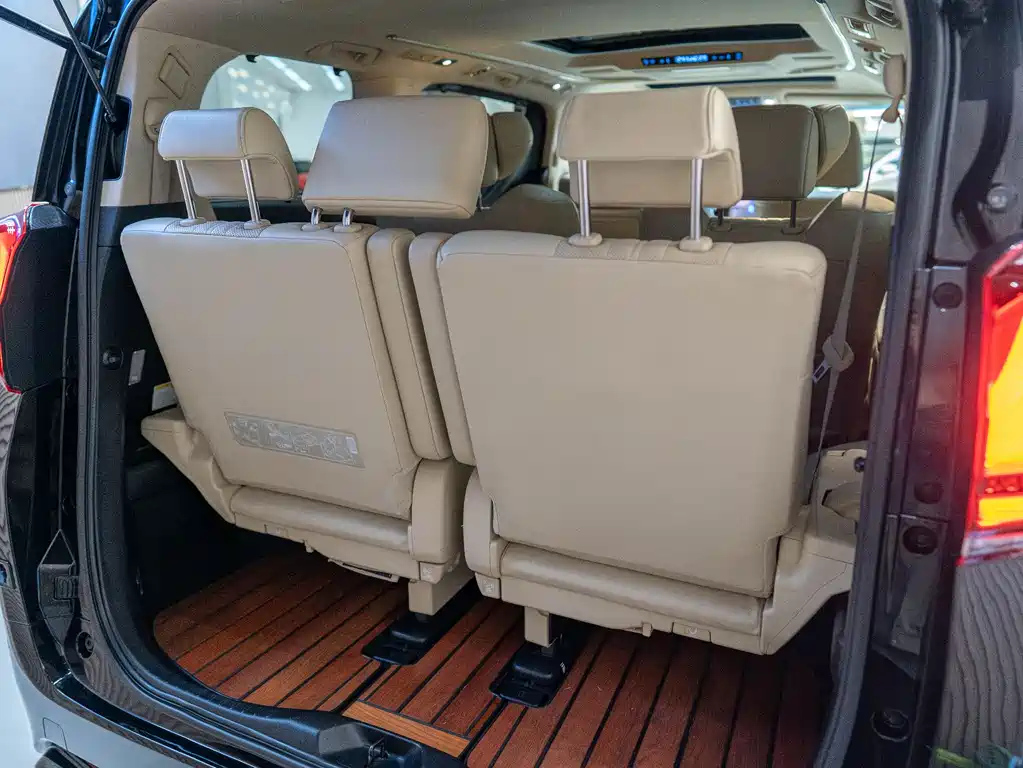 TOYOTA ALPHARD 2018