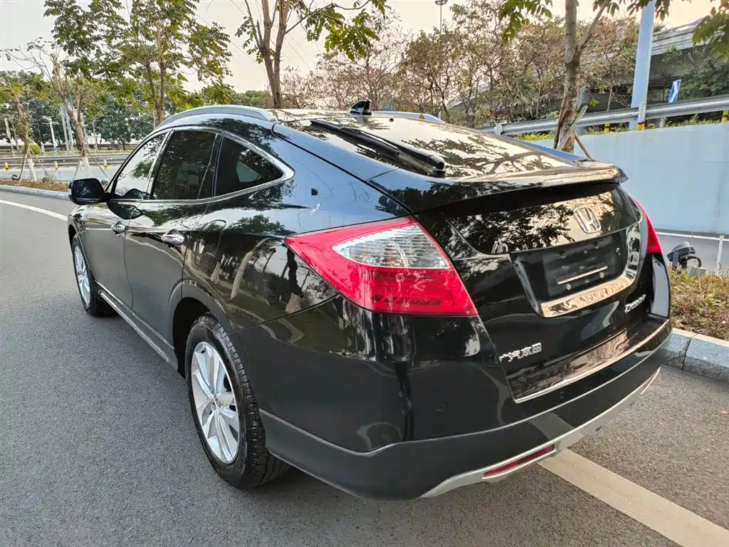 HONDA CROSSTOUR 2015