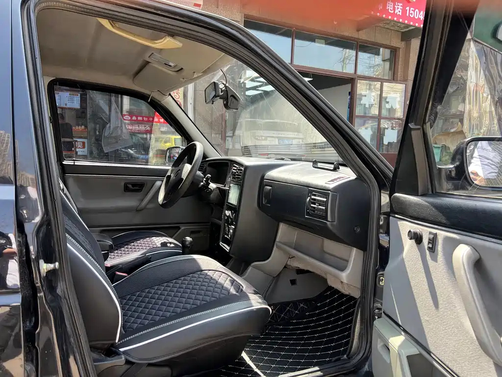 VOLKSWAGEN JETTA 2012