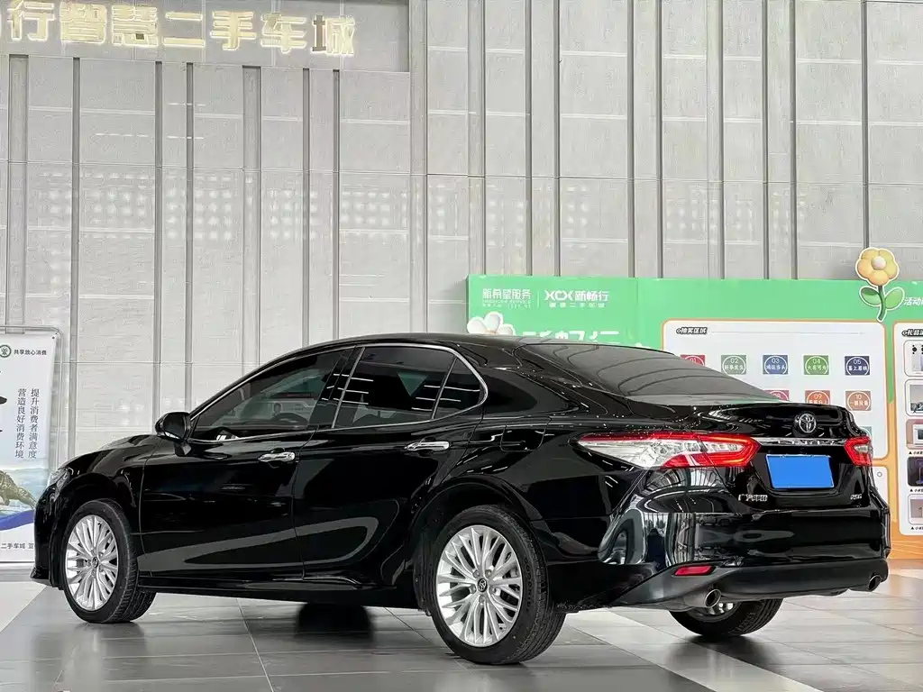 TOYOTA CAMRY 2019