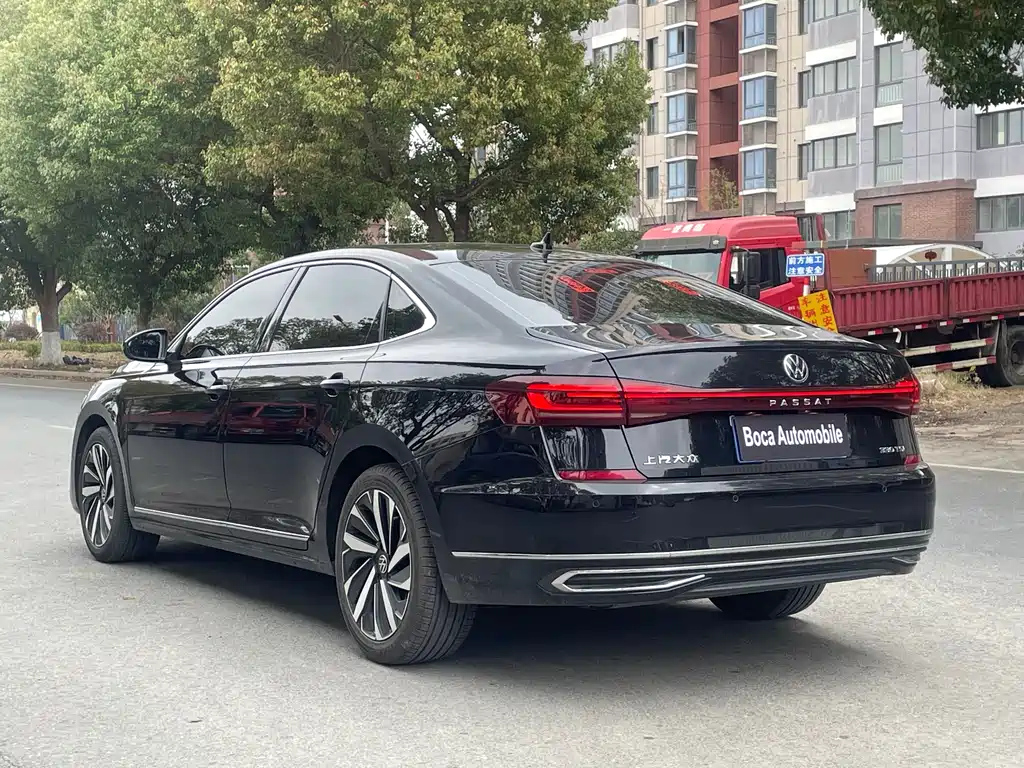 VOLKSWAGEN PASSAT 2022