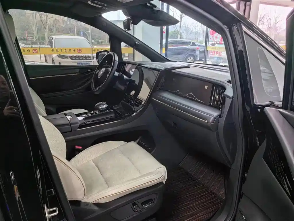 TRUMPCHI M8 2023