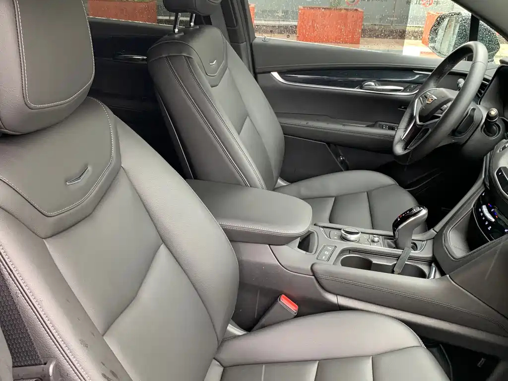 CADILLAC XT5 2024