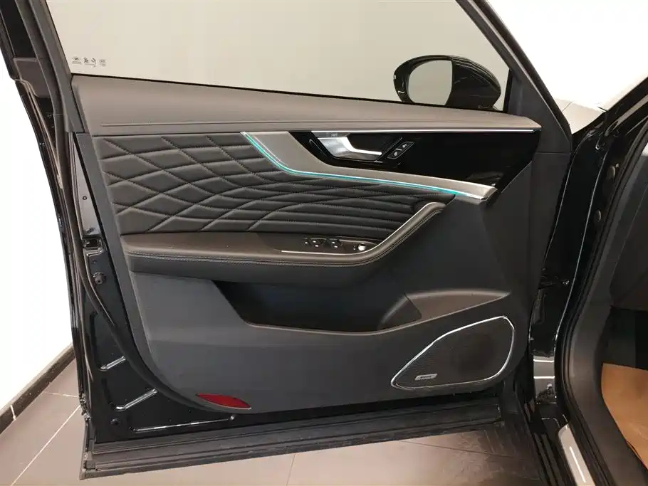 HONGQI HS5 2022