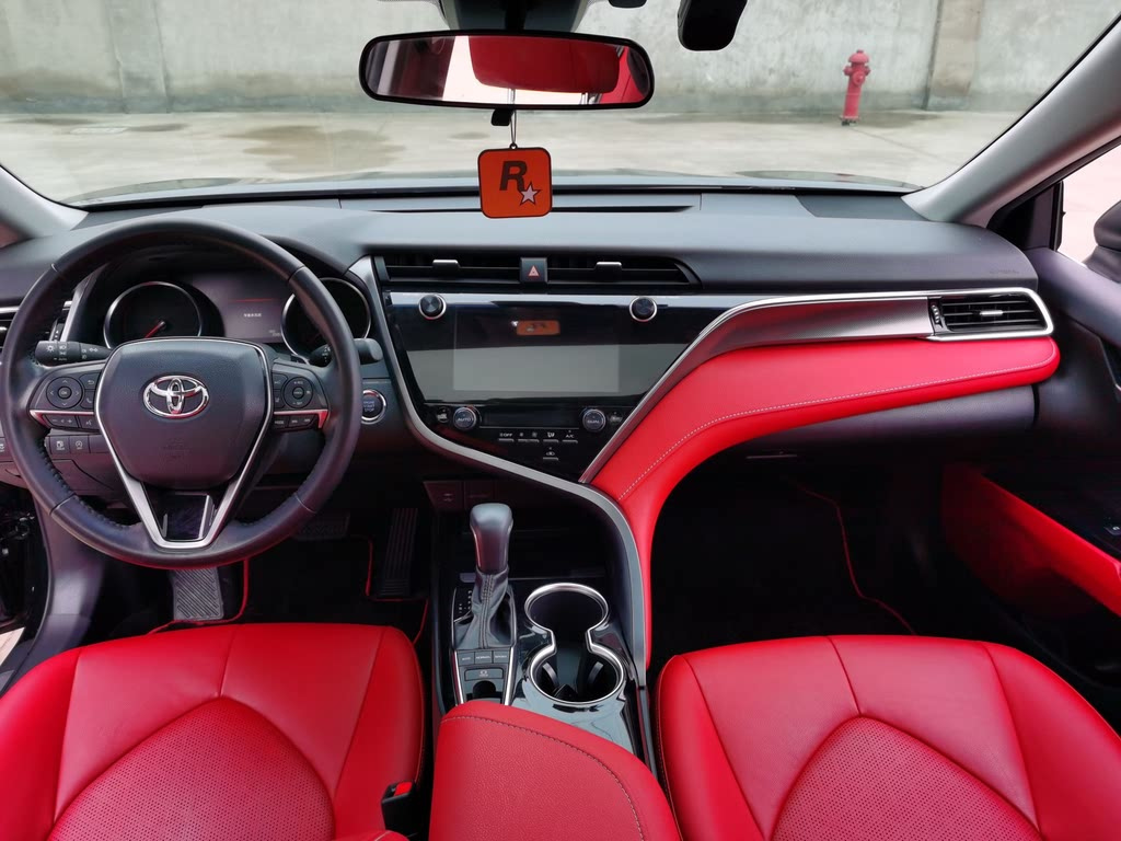 TOYOTA CAMRY 2020