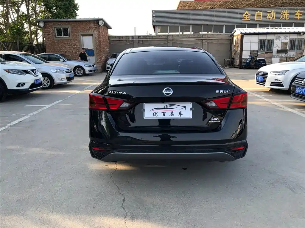 NISSAN TEANA 2020