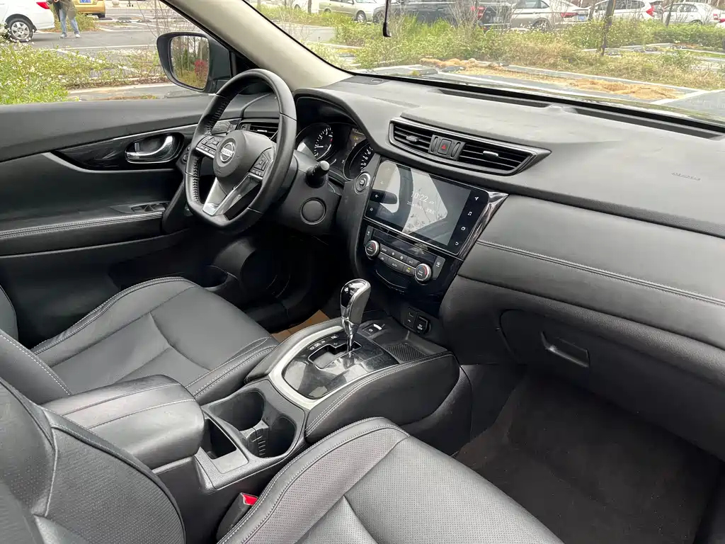 NISSAN X-TRAIL 2019