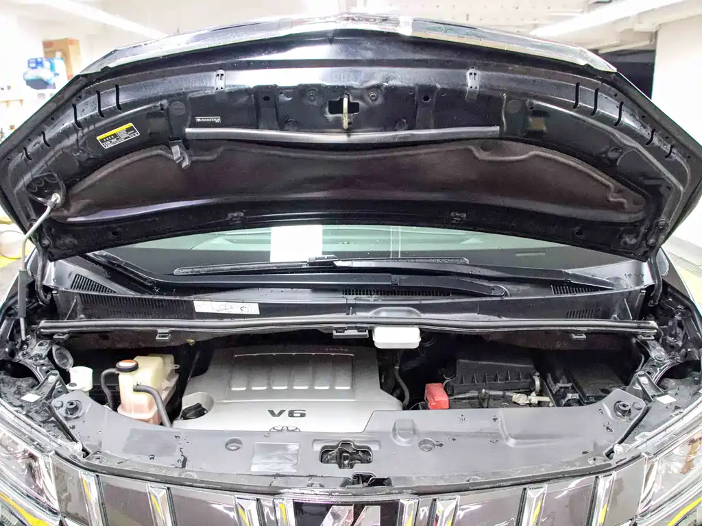TOYOTA ALPHARD 2015