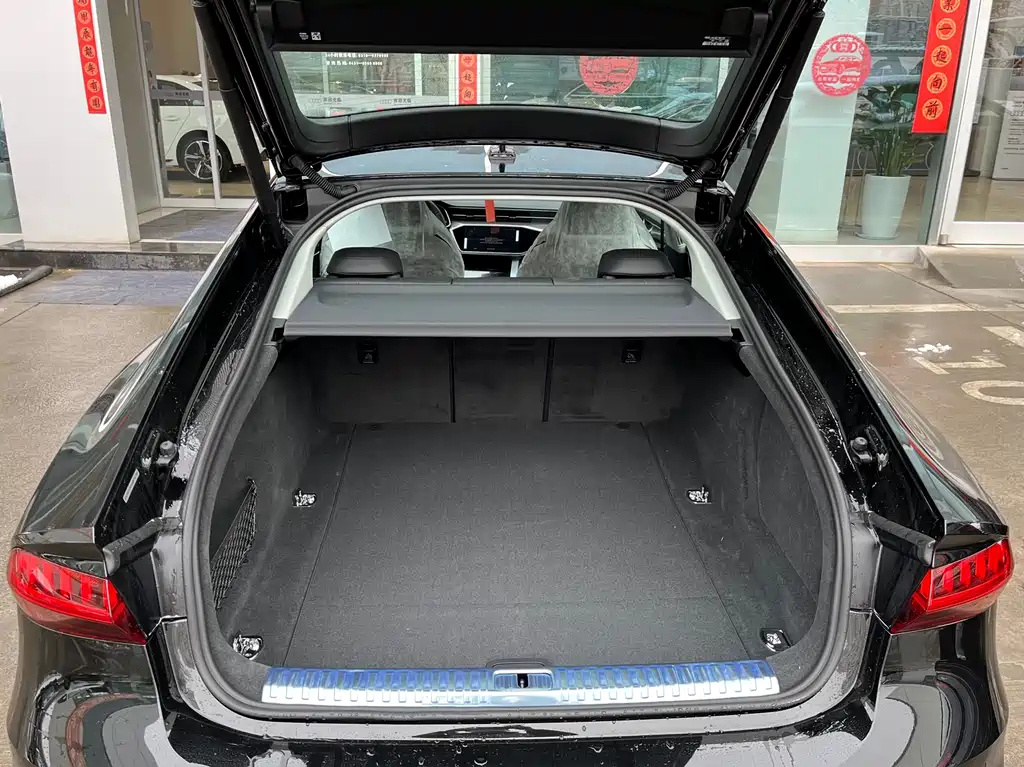 AUDI A7 2024