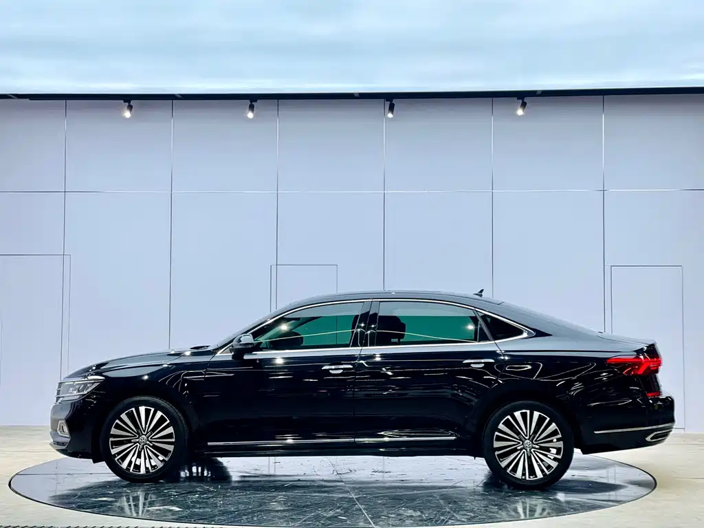 VOLKSWAGEN PASSAT 2020