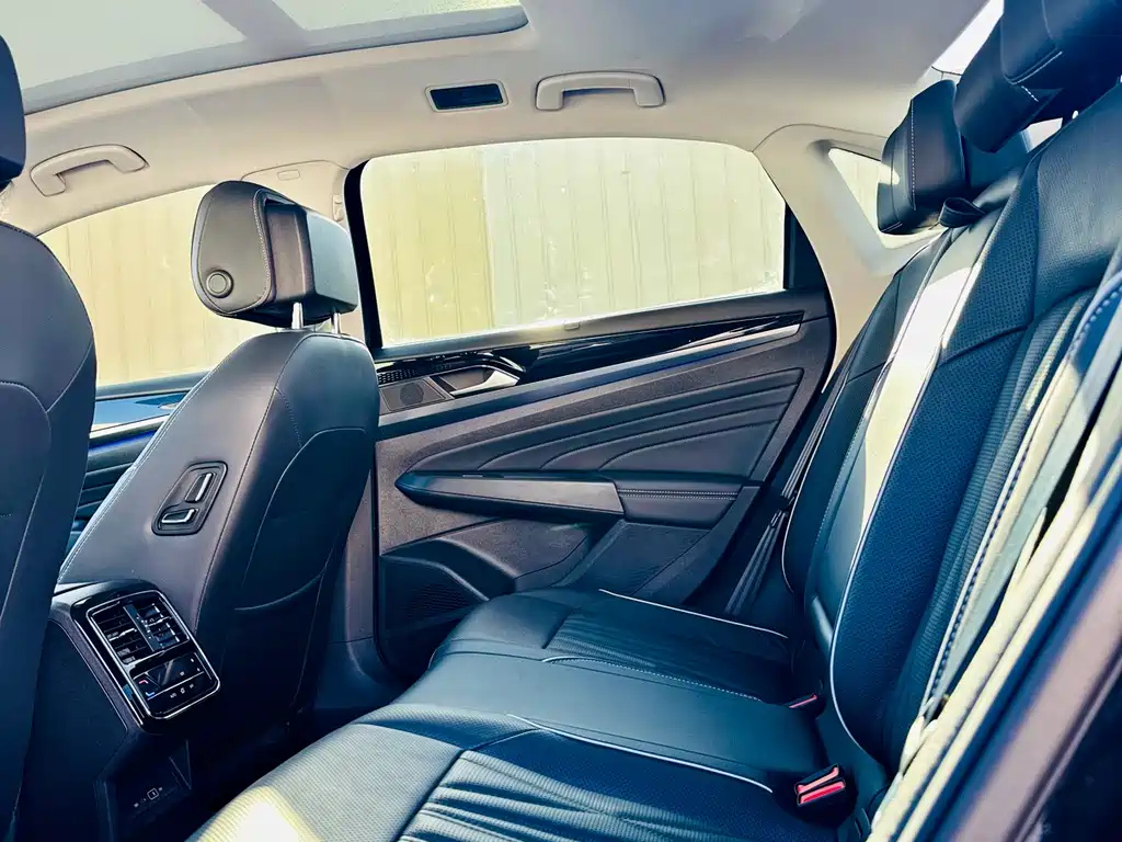 VOLKSWAGEN PASSAT 2022