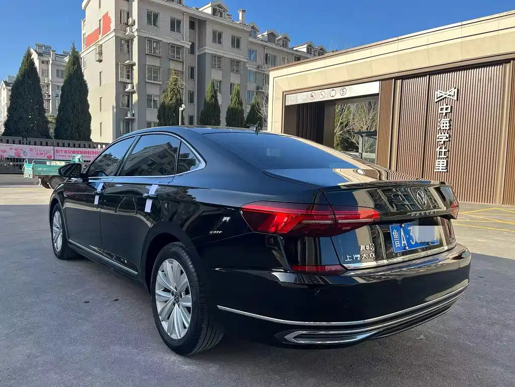 VOLKSWAGEN PASSAT 2021