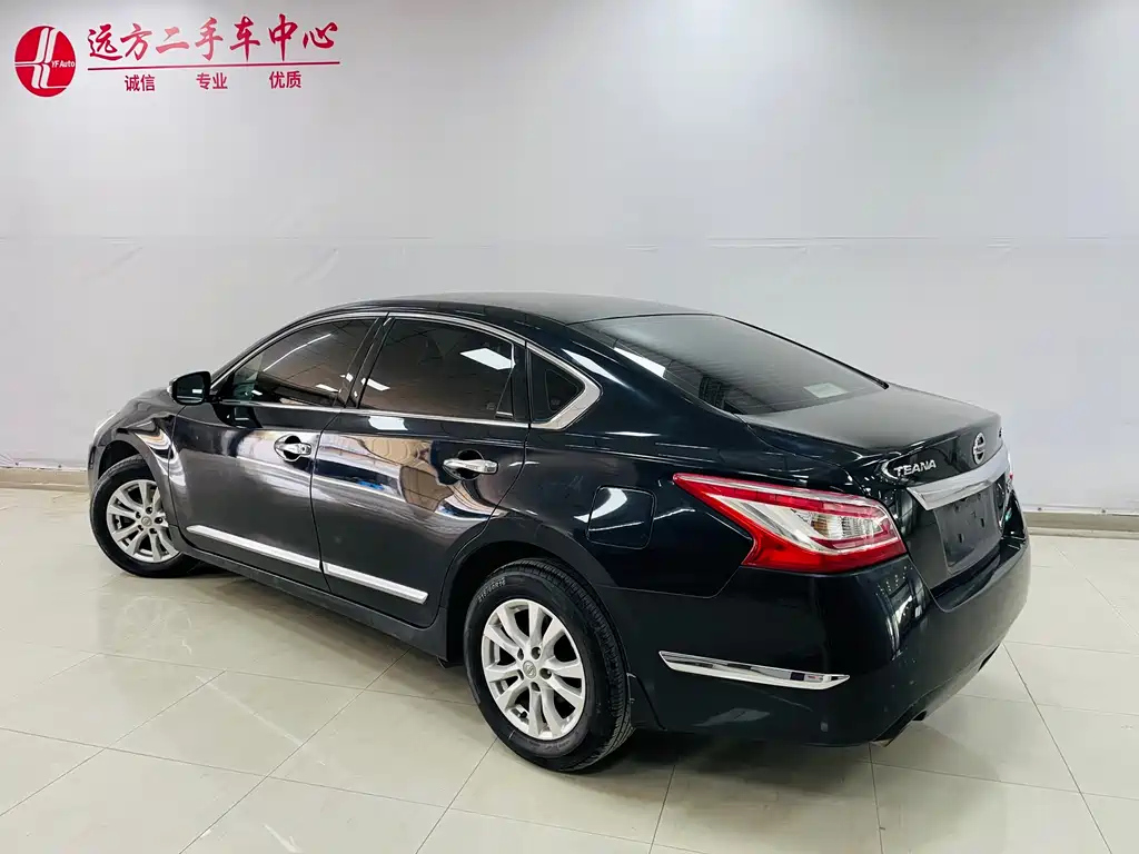 NISSAN TEANA 2015