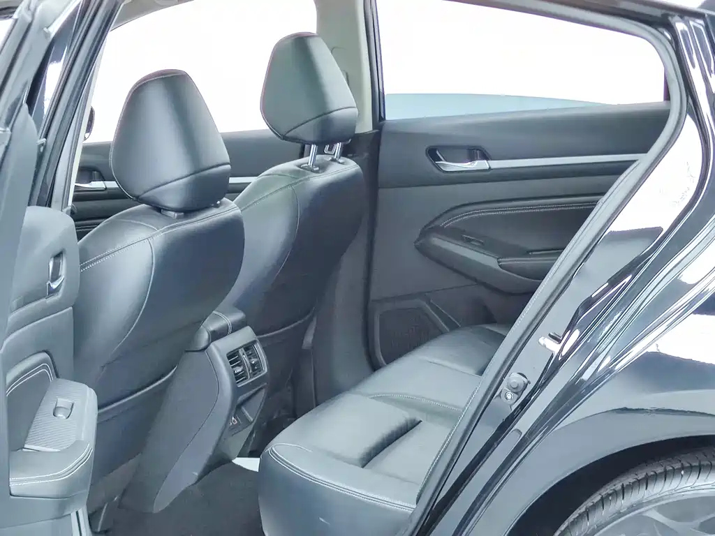 NISSAN TEANA 2019